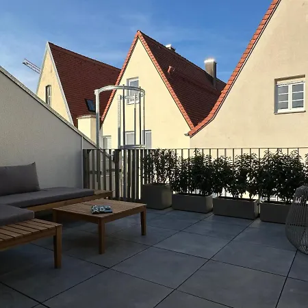 Truly - Direkt Am Rathausplatz, Dachterrasse Mit Blick Auf Perlachturm, Garage, Fahrstuhl Apartment
