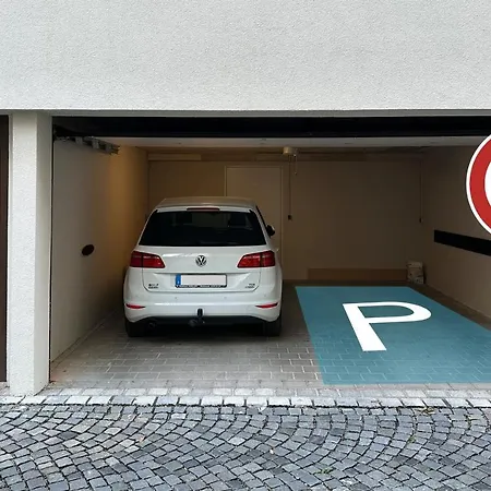 Truly - Direkt Am Rathausplatz, Dachterrasse Mit Blick Auf Perlachturm, Garage, Fahrstuhl Apartment *